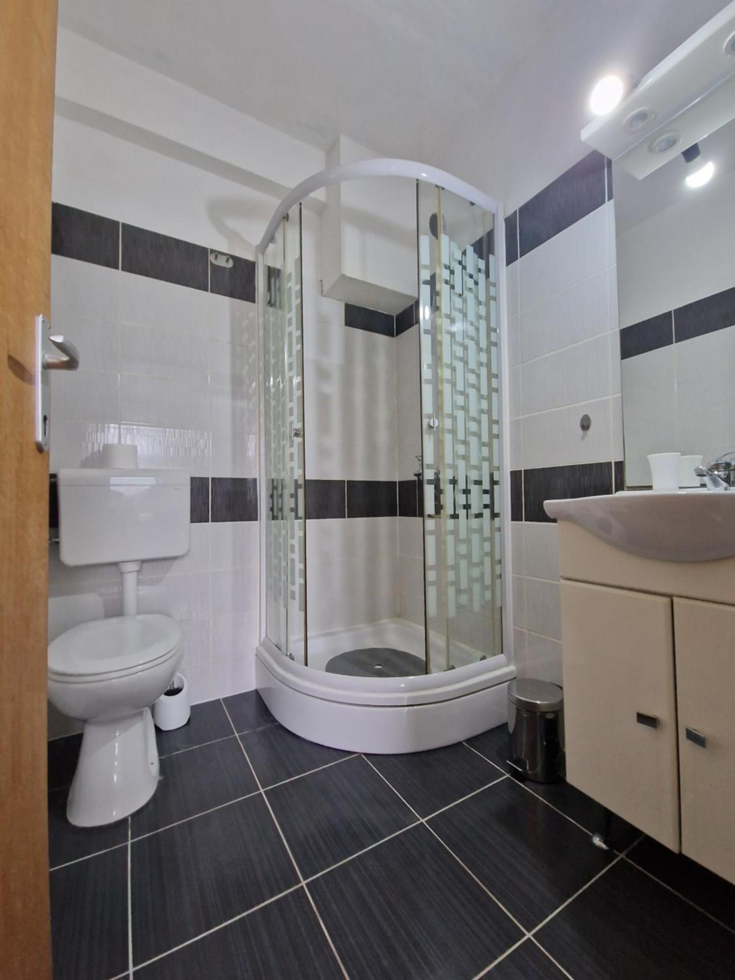 Ensuite Stay Rooms Split Exterior foto